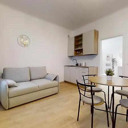 Mostowa 14 * Varsóvia