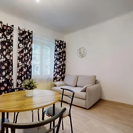 Mostowa 14 * Varsóvia